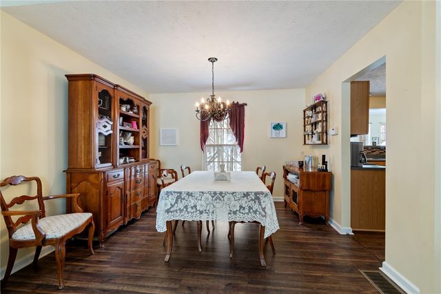 1045 Fawn Wood Drive, Webster, NY 14580