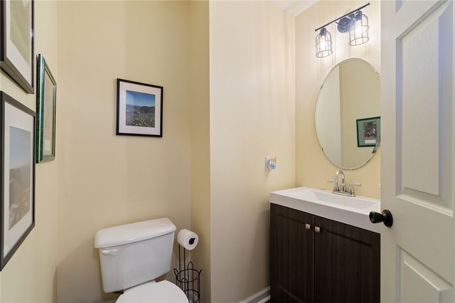 1045 Fawn Wood Drive, Webster, NY 14580