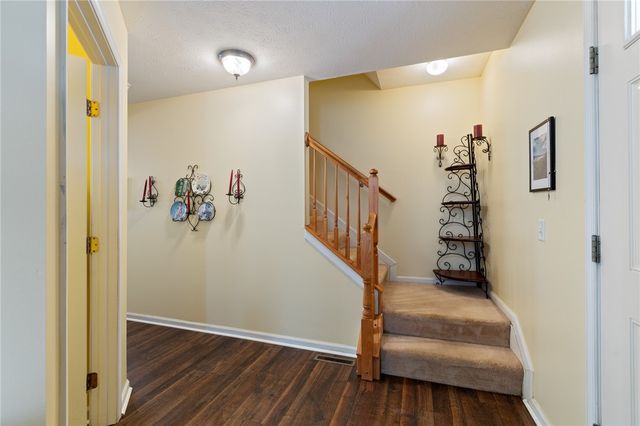 1045 Fawn Wood Drive, Webster, NY 14580