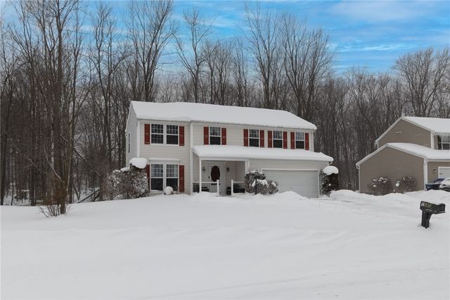 1045 Fawn Wood Drive, Webster, NY 14580