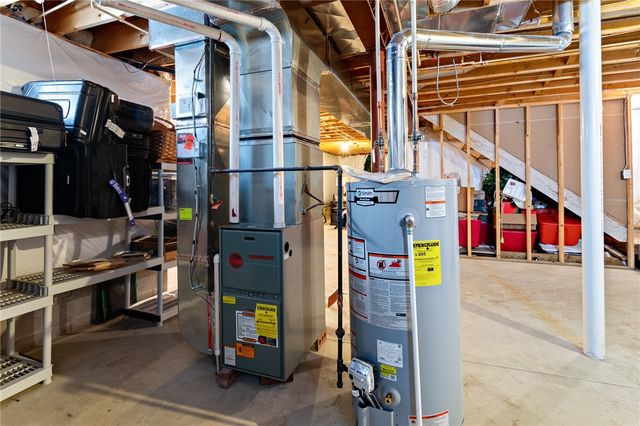 1045 Fawn Wood Drive, Webster, NY 14580