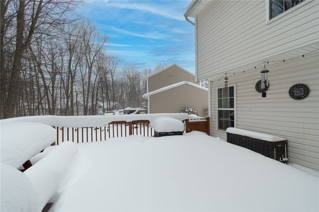 1045 Fawn Wood Drive, Webster, NY 14580