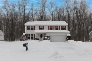 1045 Fawn Wood Drive, Webster, NY 14580