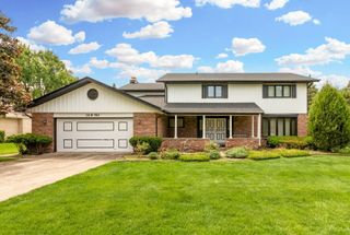 16W731 89th Place, Willowbrook, IL 60527