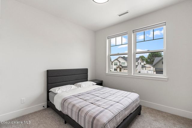 9116 N Raintree Ln, Hayden, ID 83835