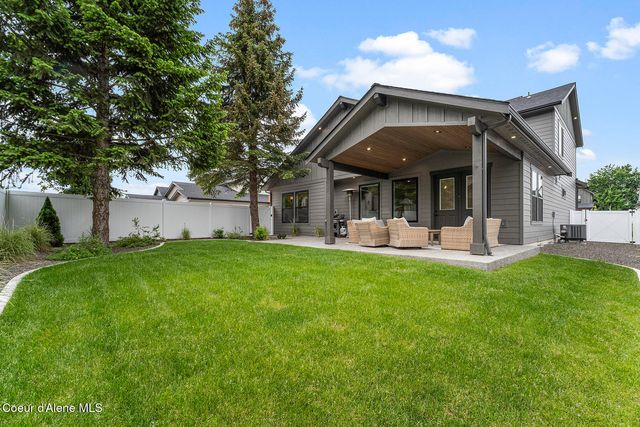 9116 N Raintree Ln, Hayden, ID 83835