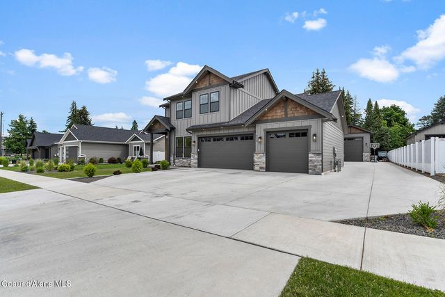 9116 N Raintree Ln, Hayden, ID 83835