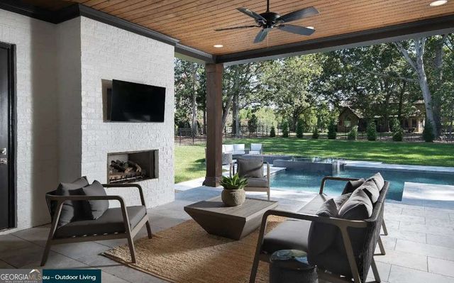 650 NW East Lake Drive, Gainesville, GA 30506