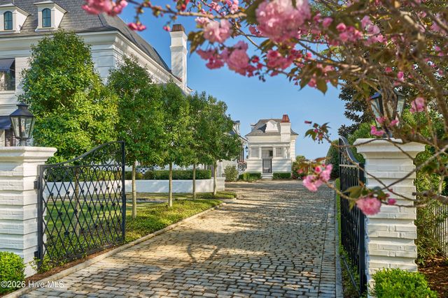 2316 Ocean Point Drive, Wilmington, NC 28405