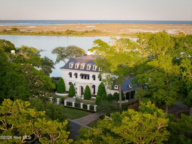 2316 Ocean Point Drive, Wilmington, NC 28405