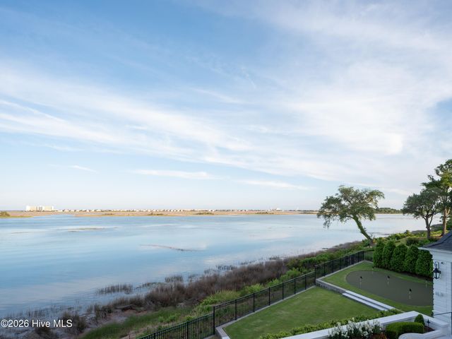 2316 Ocean Point Drive, Wilmington, NC 28405
