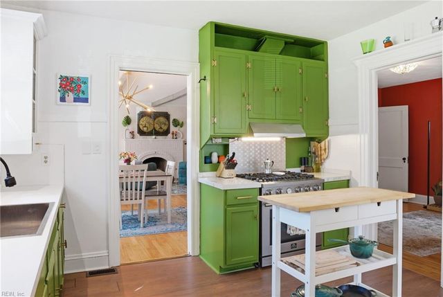 156 Sir Oliver RD, Norfolk, VA 23505