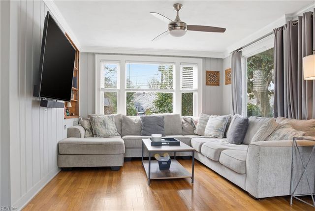 156 Sir Oliver RD, Norfolk, VA 23505