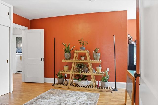 156 Sir Oliver RD, Norfolk, VA 23505