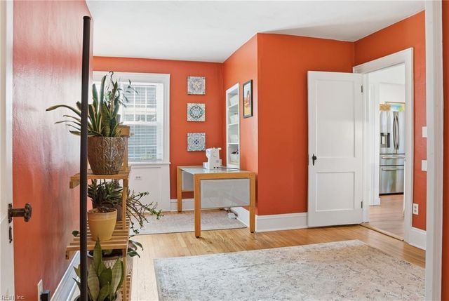 156 Sir Oliver RD, Norfolk, VA 23505