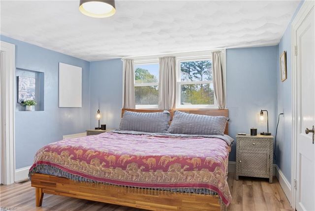 156 Sir Oliver RD, Norfolk, VA 23505