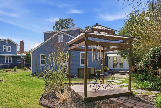 156 Sir Oliver RD, Norfolk, VA 23505