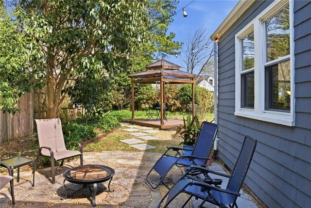 156 Sir Oliver RD, Norfolk, VA 23505