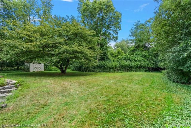 1569 Orchard Lane, Bloomfield Hills, MI 48301