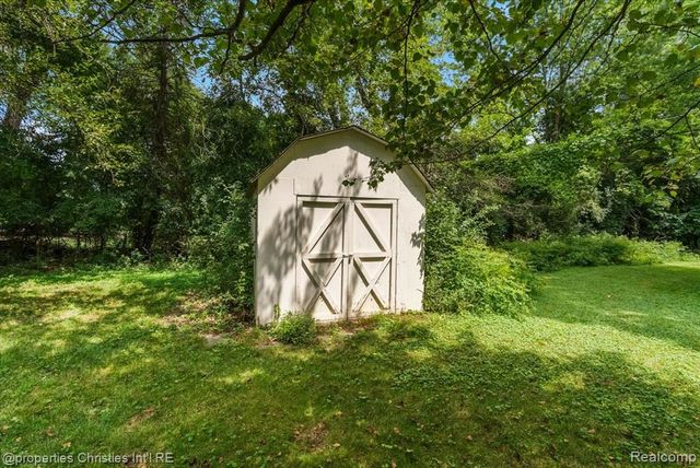 1569 Orchard Lane, Bloomfield Hills, MI 48301