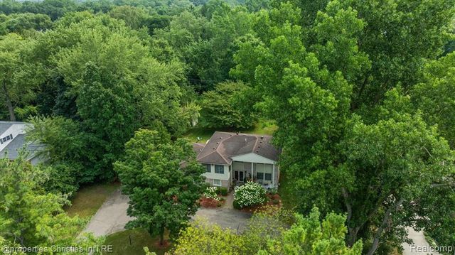 1569 Orchard Lane, Bloomfield Hills, MI 48301