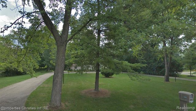 1569 Orchard Lane, Bloomfield Hills, MI 48301