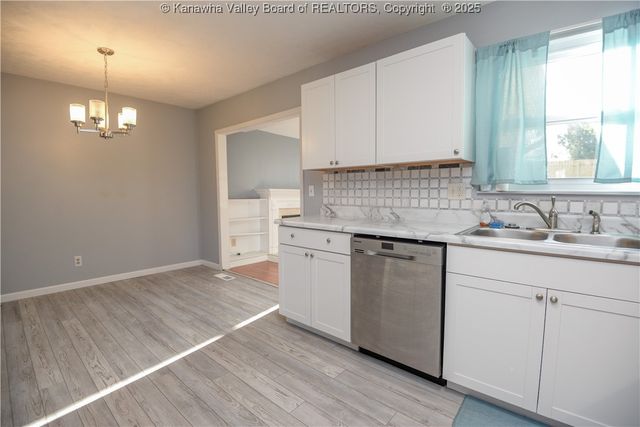 115 Rolling Meadows Drive, Scott Depot, WV 25560