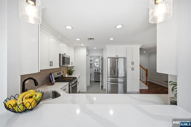 281 Riverwalk Way 160, Clifton, NJ 07014