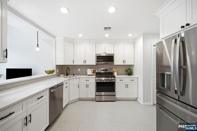 281 Riverwalk Way 160, Clifton, NJ 07014