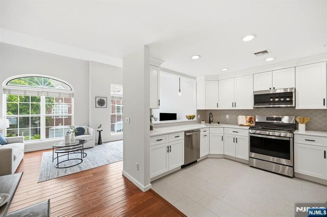 281 Riverwalk Way 160, Clifton, NJ 07014