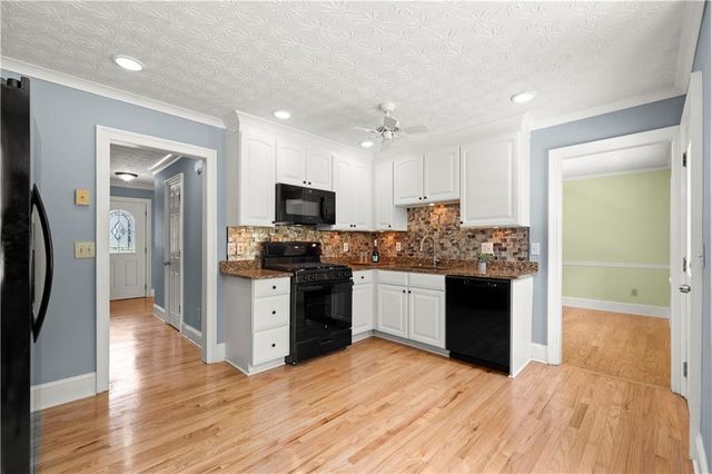 1020 Forest Park Lane, Suwanee, GA 30024
