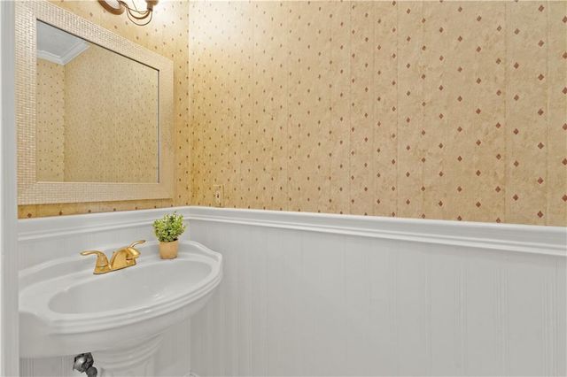 1020 Forest Park Lane, Suwanee, GA 30024