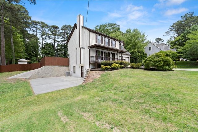 1020 Forest Park Lane, Suwanee, GA 30024