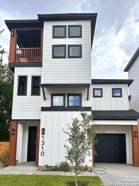 1310 S MESQUITE ST, San Antonio, TX 78210