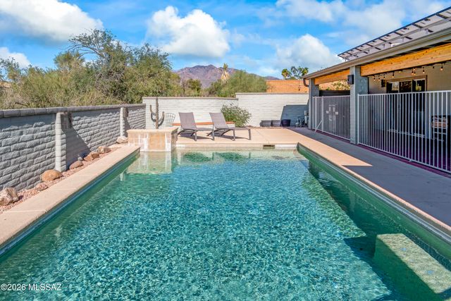 1932 W Harran Circle, Tucson, AZ 85704