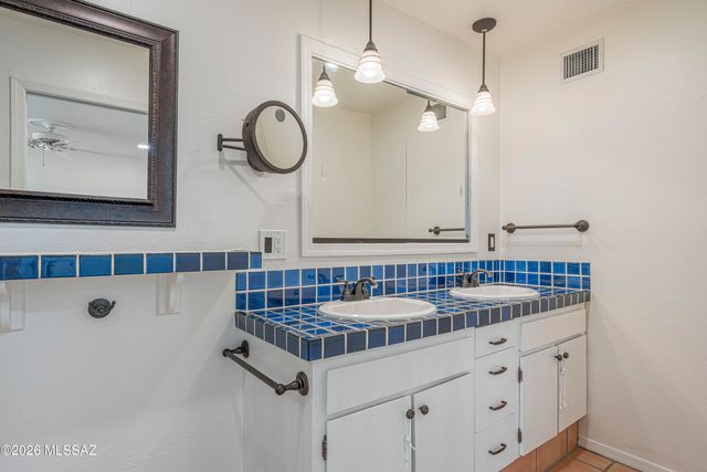 1932 W Harran Circle, Tucson, AZ 85704