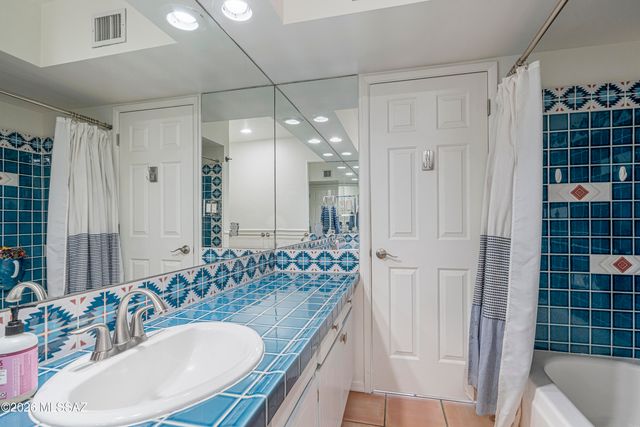 1932 W Harran Circle, Tucson, AZ 85704