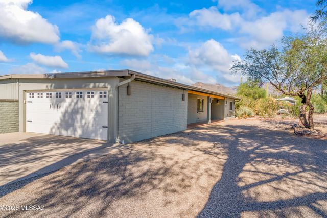 1932 W Harran Circle, Tucson, AZ 85704