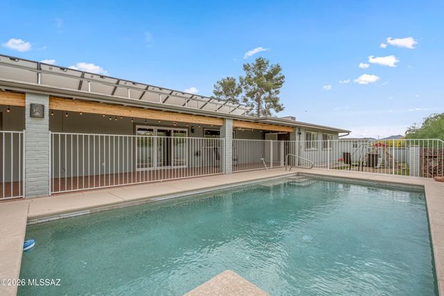 1932 W Harran Circle, Tucson, AZ 85704