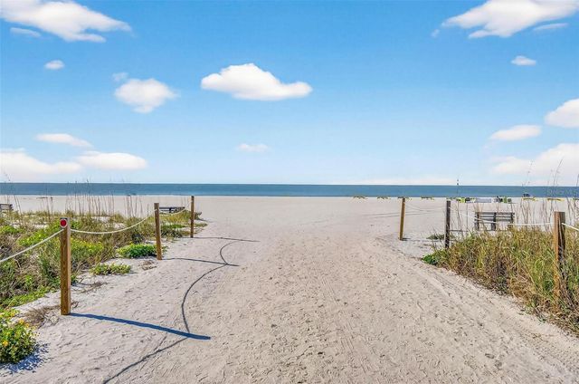 680 71ST AVENUE 5, St Pete Beach, FL 33706