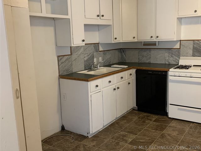 220 S 70th East Avenue, Tulsa, OK 74112