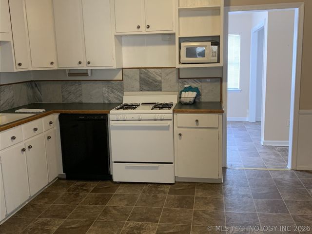 220 S 70th East Avenue, Tulsa, OK 74112