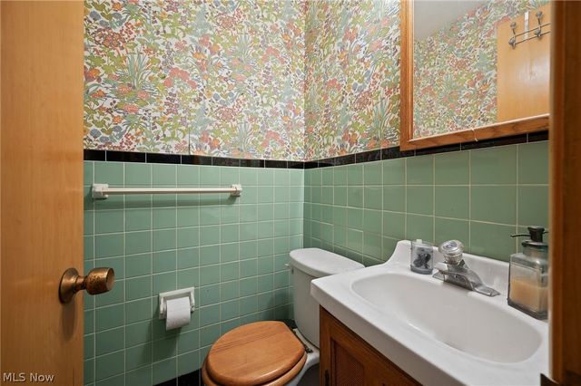 2441 Vezber Drive, Seven Hills, OH 44131