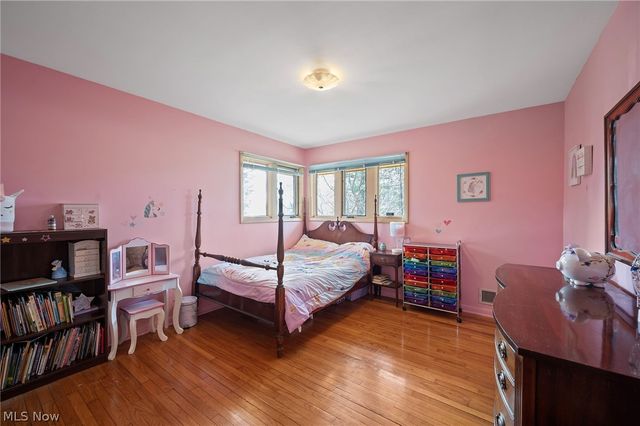 2441 Vezber Drive, Seven Hills, OH 44131