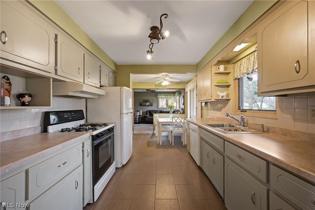 2441 Vezber Drive, Seven Hills, OH 44131