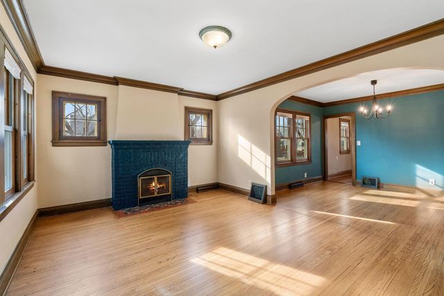 2300 Mckinley Street NE, Minneapolis, MN 55418