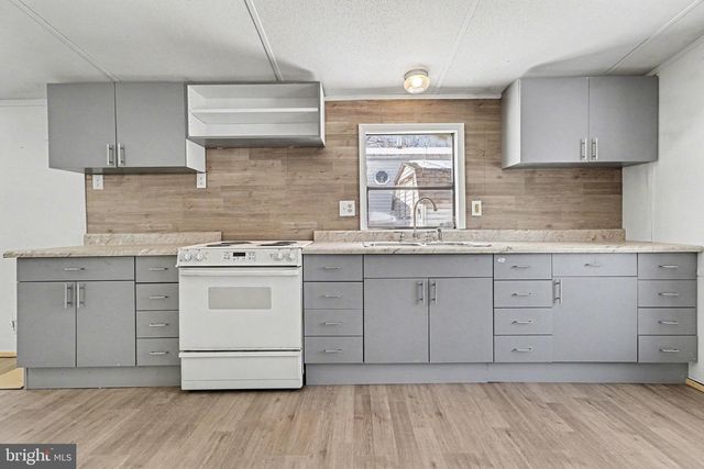 14 LAURA CT, Quarryville, PA 17566