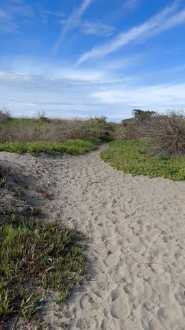 21 Bay View Avenue, Samoa Peninsula, CA 95564