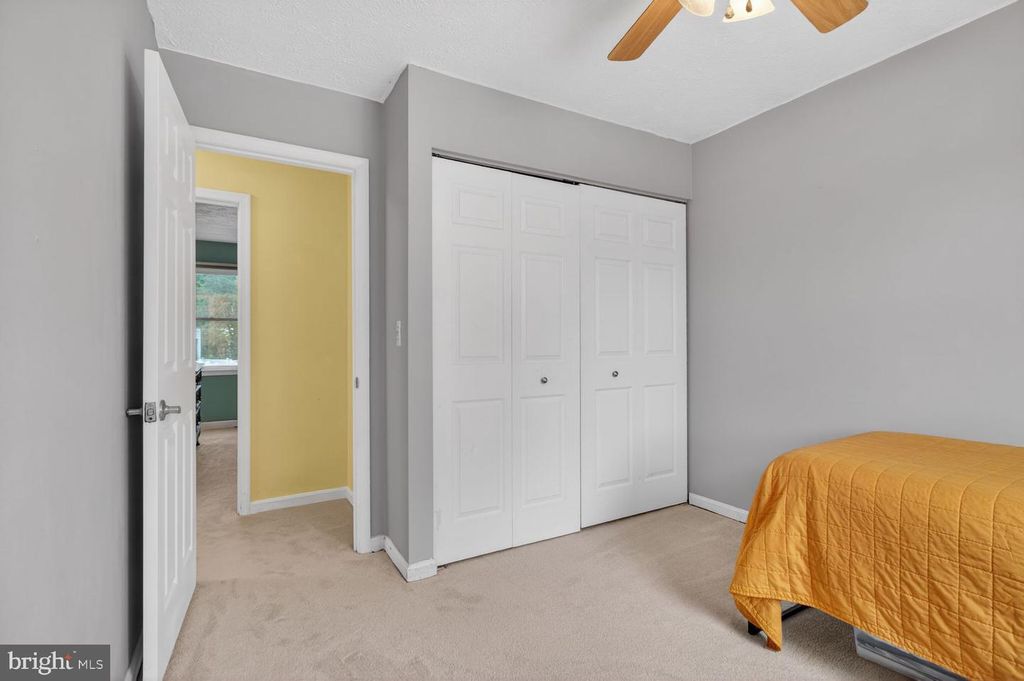 Image 13 of property listing at 1300 ROUNDHOUSE CT, Severn, MD 21144