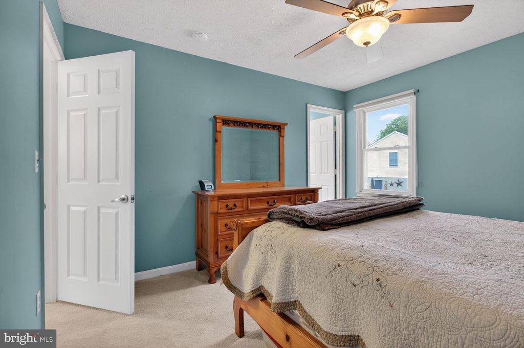 Image 16 of property listing at 1300 ROUNDHOUSE CT, Severn, MD 21144